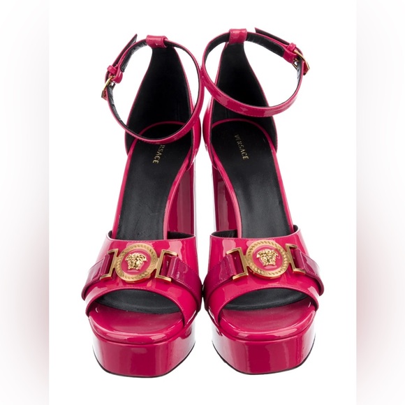 BRAND NEW VERSACE Medusa Insignia Patent Leather D'Orsay Pumps - Picture 2 of 10